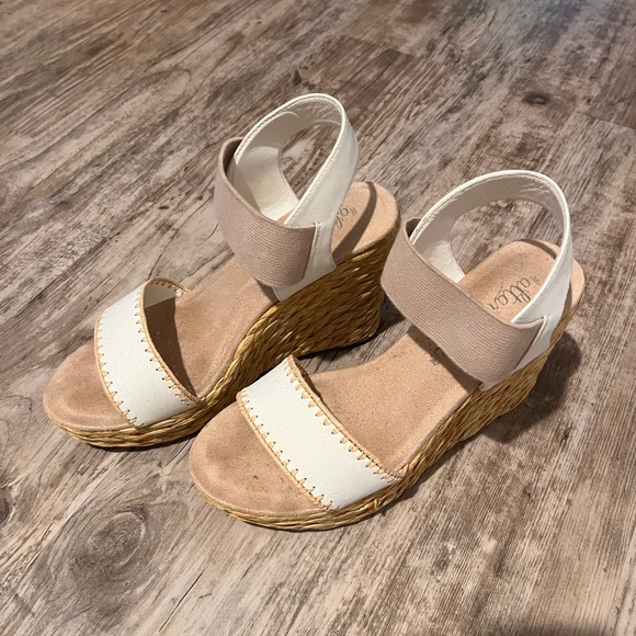 Cream and White Wedge Sandals - Picture 3 of 4